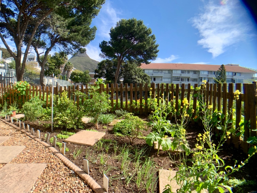 1 Bedroom Property for Sale in Sea Point Western Cape